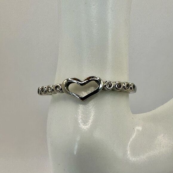 Silver heart rhinestone ring - Picture 8 of 9